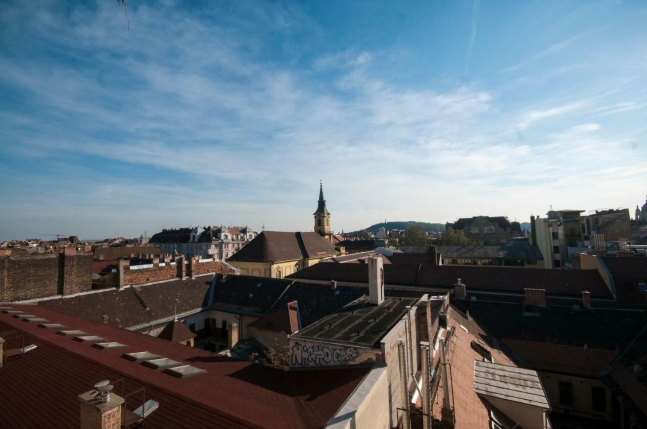 Holiday On Top City Center Budapest Extérieur photo